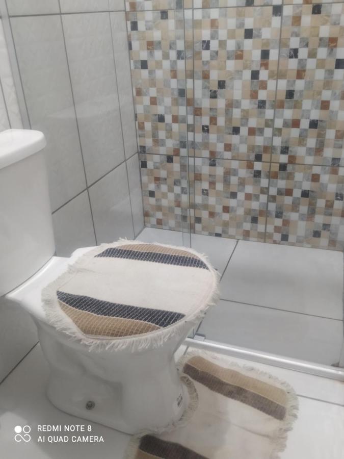 Pousada Quarto Casal Com Ar,Frigobar, Garagem อาปาเรซีดา ภายนอก รูปภาพ